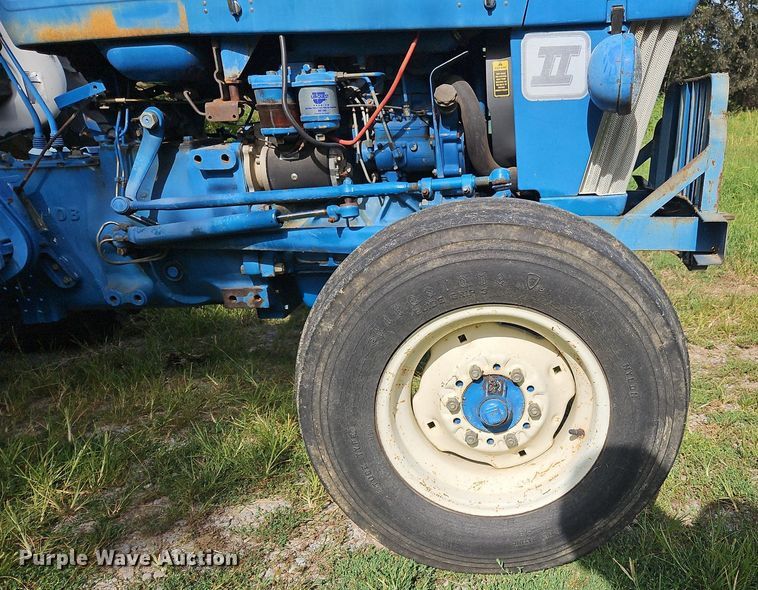 image for item OJ9803 1990 Ford 2810 tractor