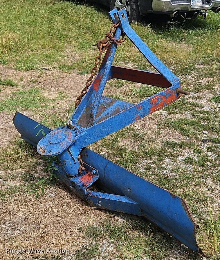 image for item OJ9803 1990 Ford 2810 tractor