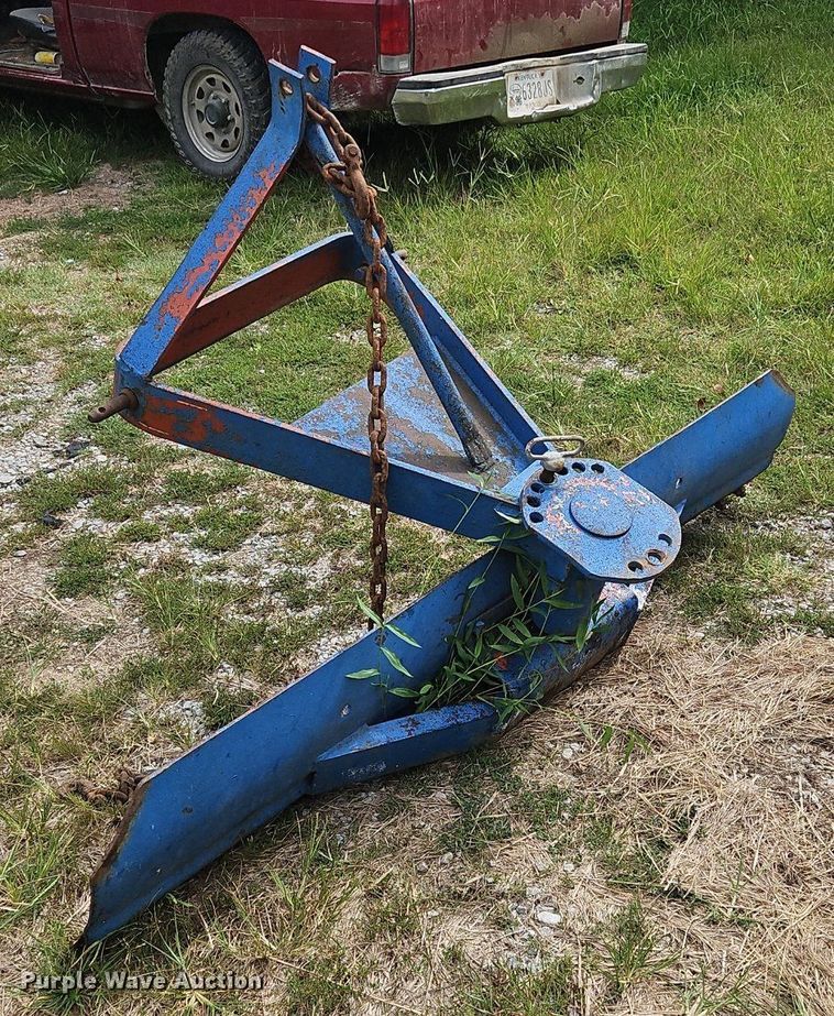 image for item OJ9803 1990 Ford 2810 tractor