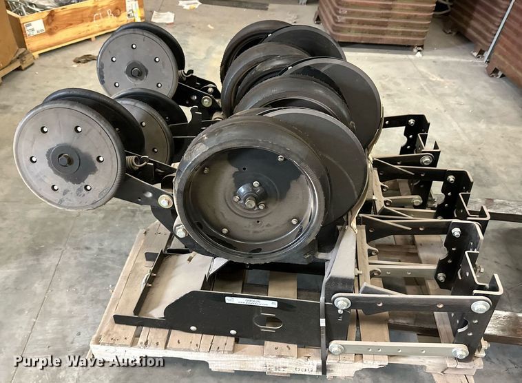 image for item OM9620 (12) AME planter row units