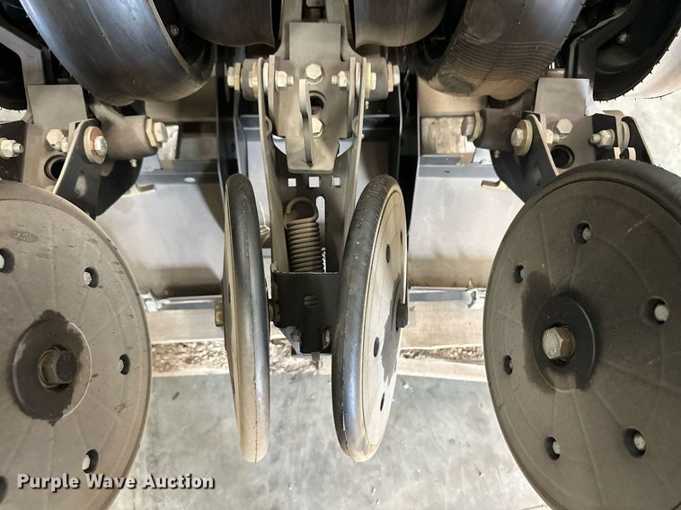 image for item OM9620 (12) AME planter row units