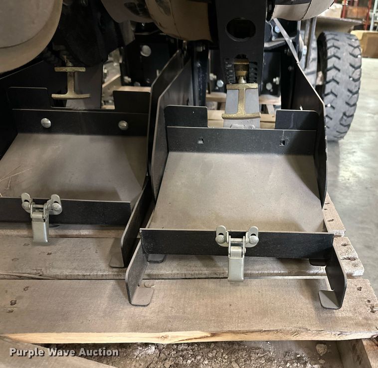 image for item OM9620 (12) AME planter row units