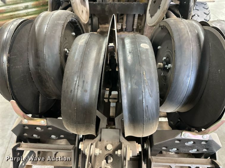 image for item OM9620 (12) AME planter row units