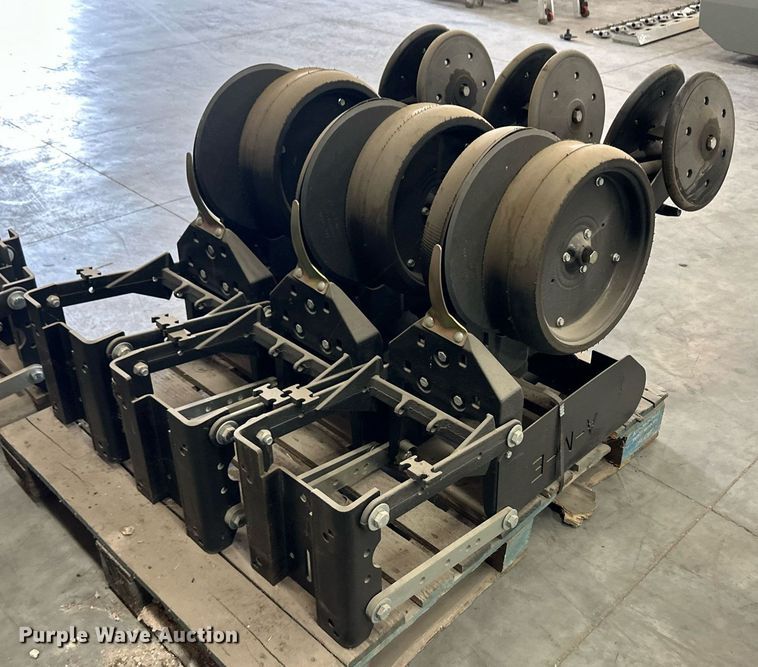 image for item OM9620 (12) AME planter row units