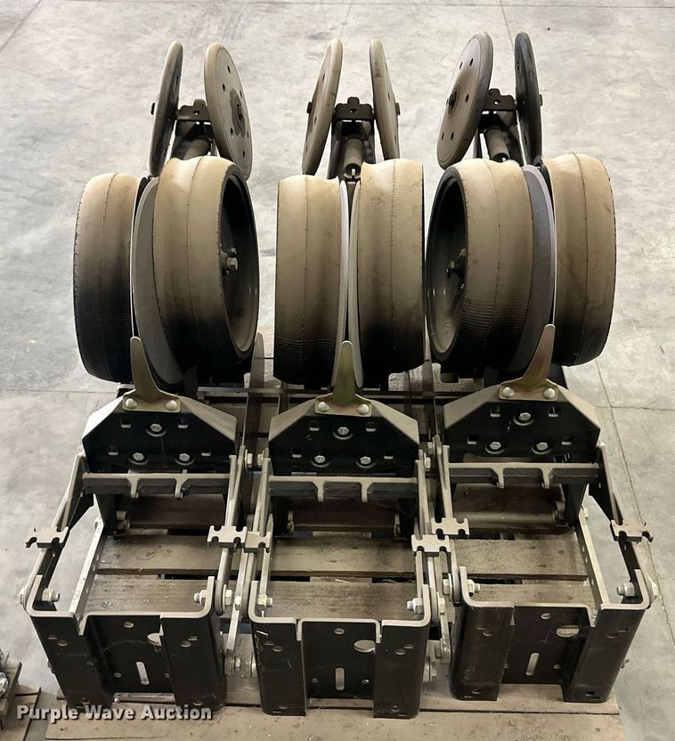 image for item OM9620 (12) AME planter row units