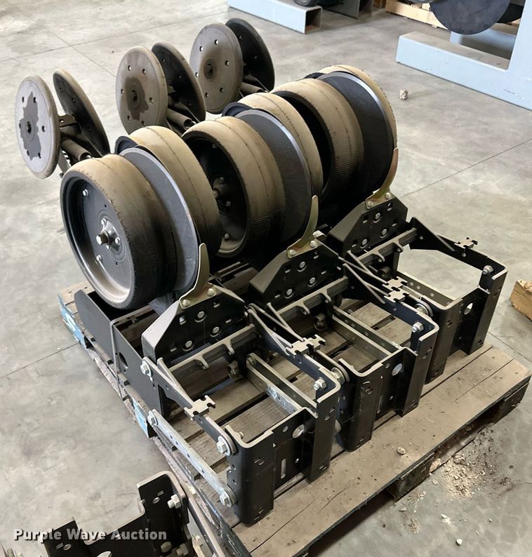 image for item OM9620 (12) AME planter row units