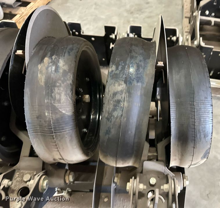 image for item OM9620 (12) AME planter row units