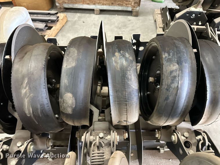 image for item OM9620 (12) AME planter row units