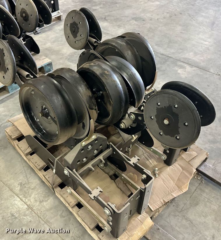 image for item OM9620 (12) AME planter row units