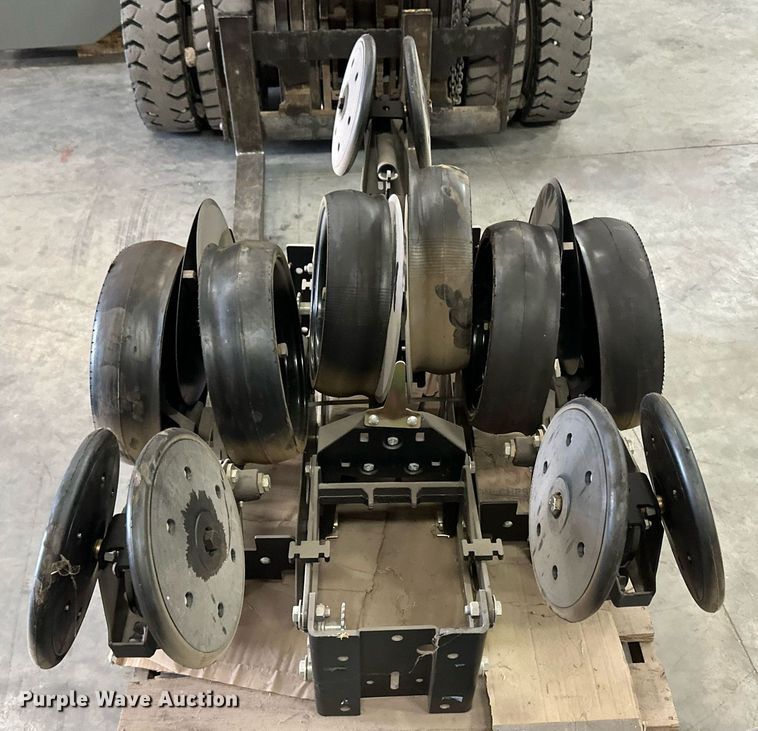 image for item OM9620 (12) AME planter row units