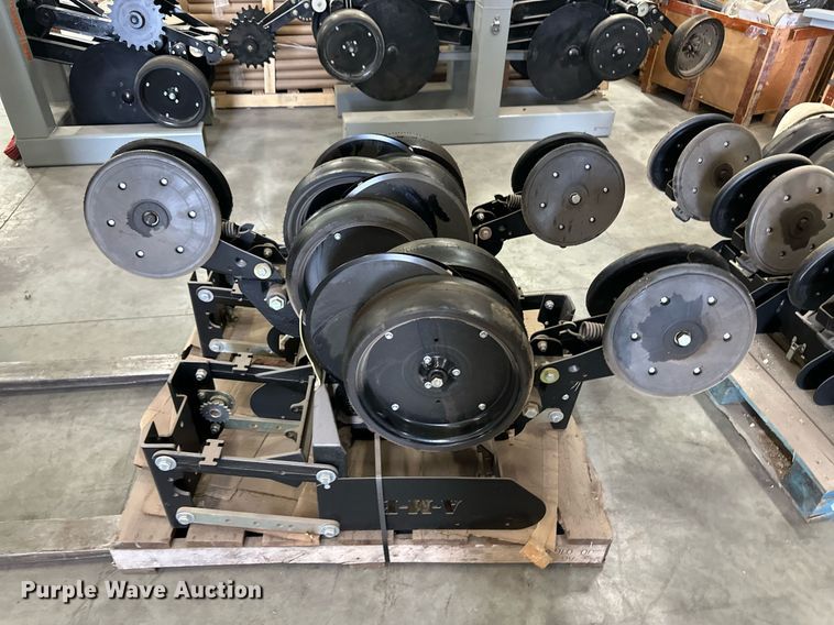 image for item OM9620 (12) AME planter row units