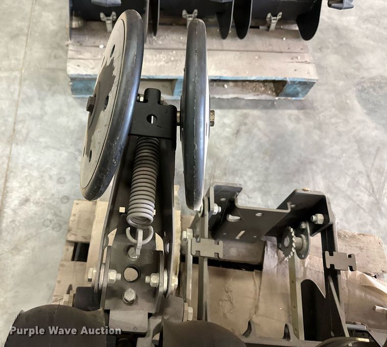 image for item OM9620 (12) AME planter row units