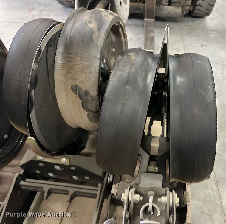 image for item OM9620 (12) AME planter row units