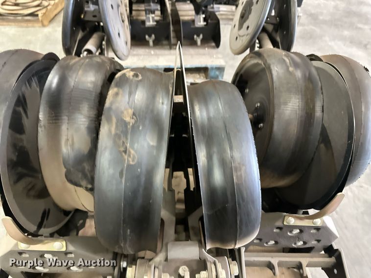 image for item OM9620 (12) AME planter row units