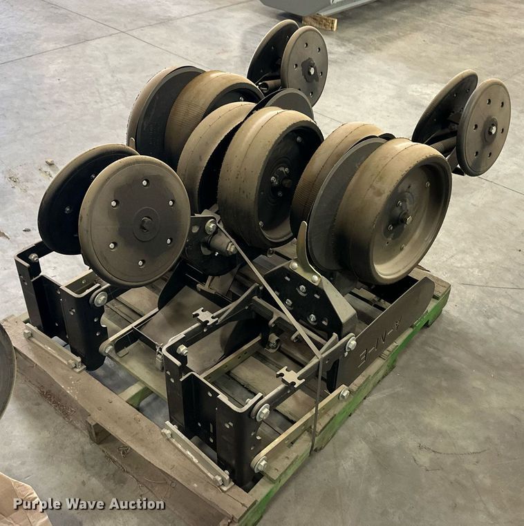 image for item OM9620 (12) AME planter row units