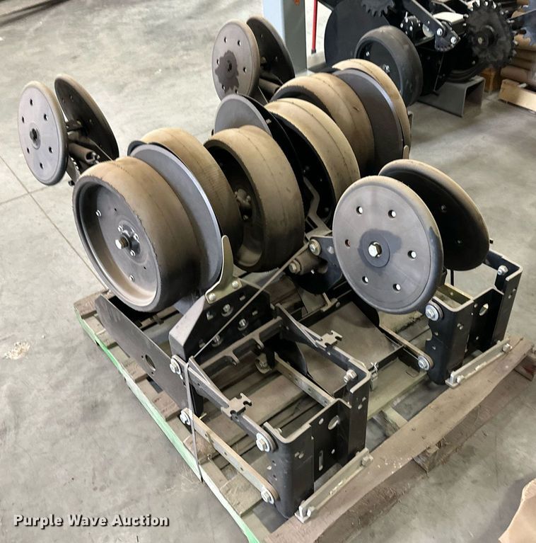 image for item OM9620 (12) AME planter row units