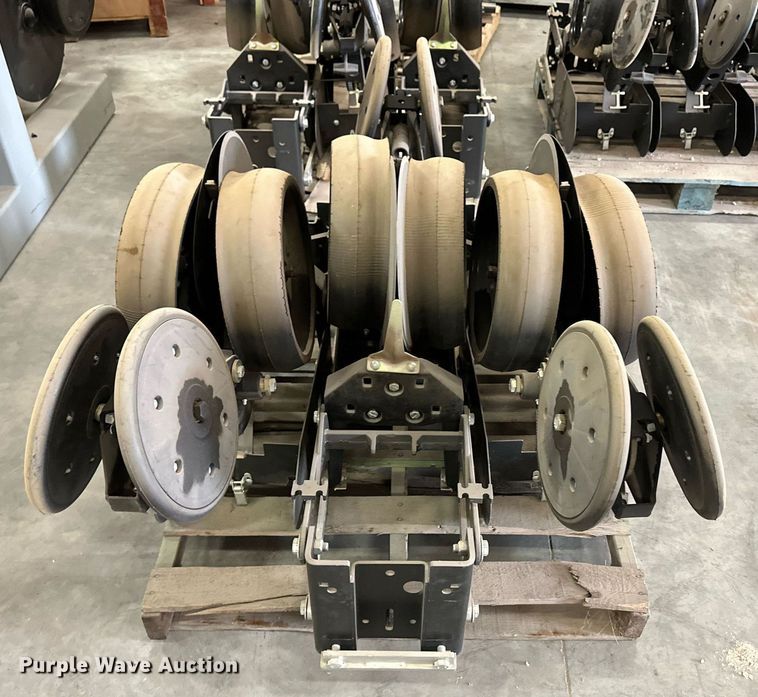 image for item OM9620 (12) AME planter row units