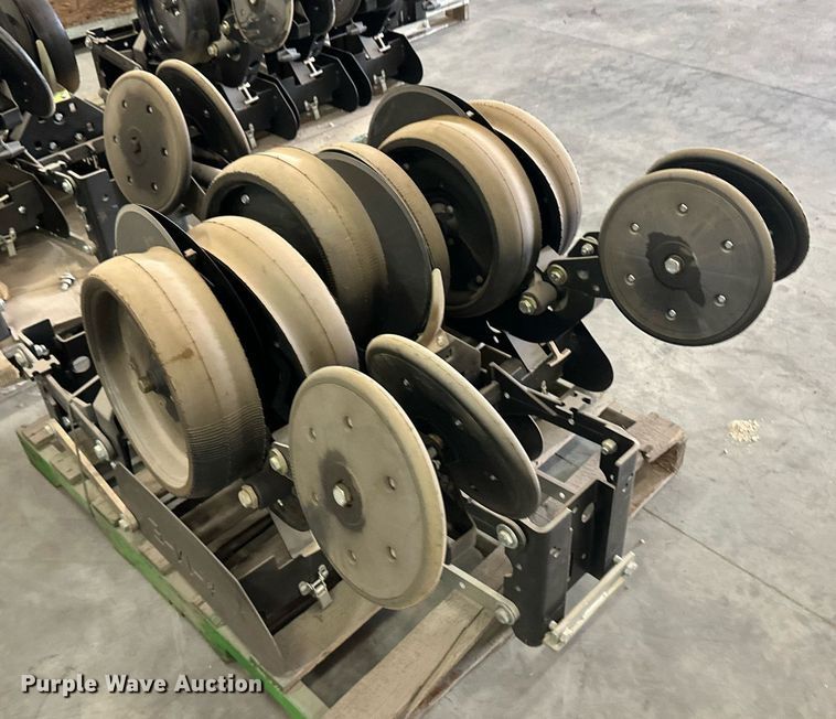 image for item OM9620 (12) AME planter row units