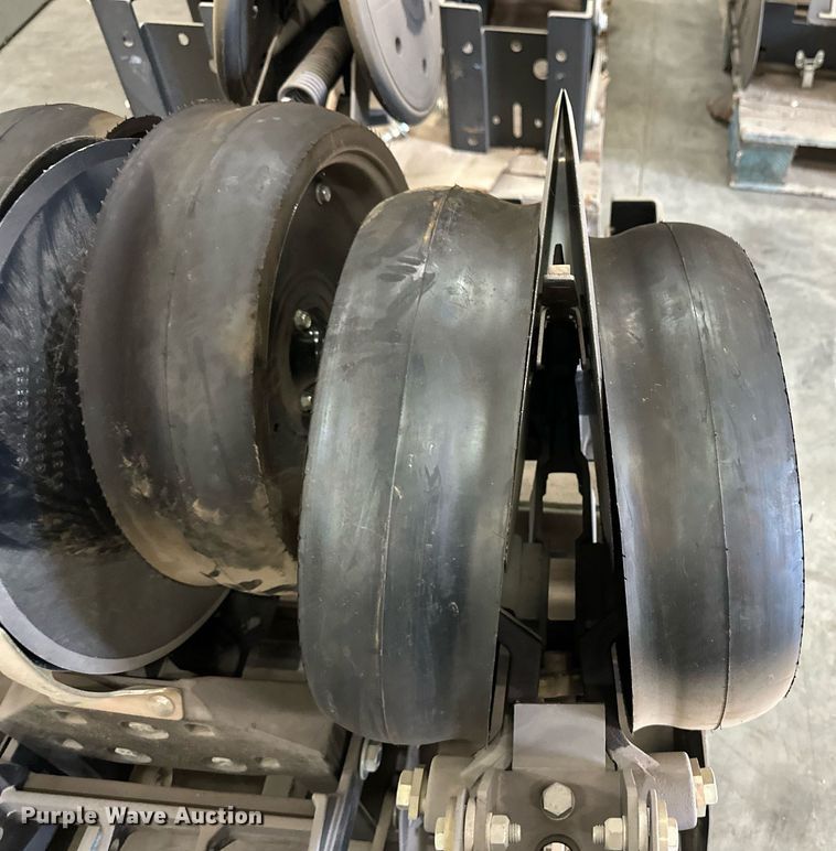 image for item OM9620 (12) AME planter row units