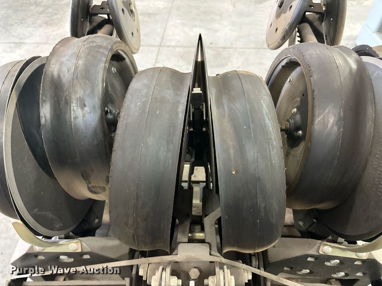 image for item OM9620 (12) AME planter row units