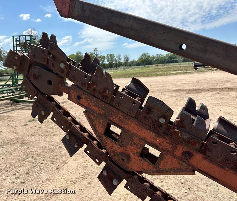 image for item OM9641 Ditch Witch R65 trencher