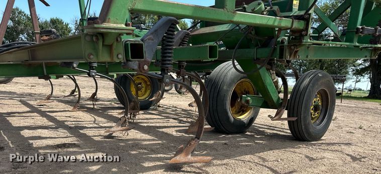 image for item OM9646 John Deere field cultivator
