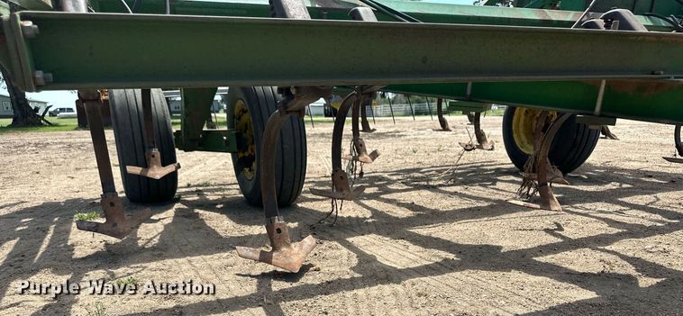 image for item OM9646 John Deere field cultivator