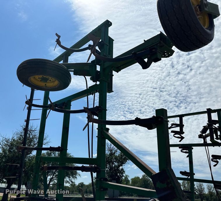 image for item OM9646 John Deere field cultivator