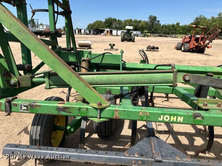 image for item OM9646 John Deere field cultivator