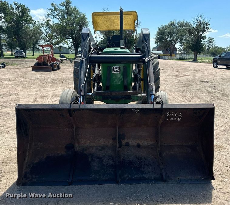 image for item OM9647 1981 John Deere 2940 tractor