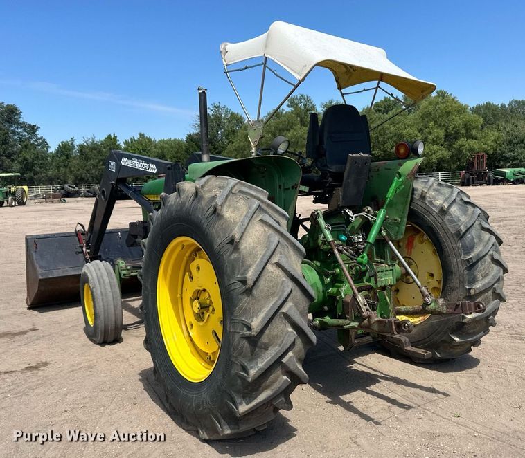 image for item OM9647 1981 John Deere 2940 tractor