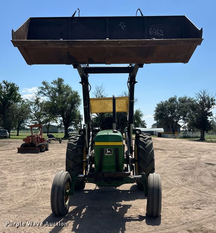 image for item OM9647 1981 John Deere 2940 tractor