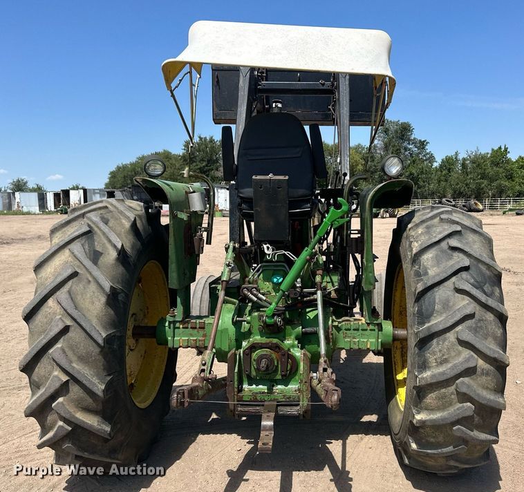 image for item OM9647 1981 John Deere 2940 tractor