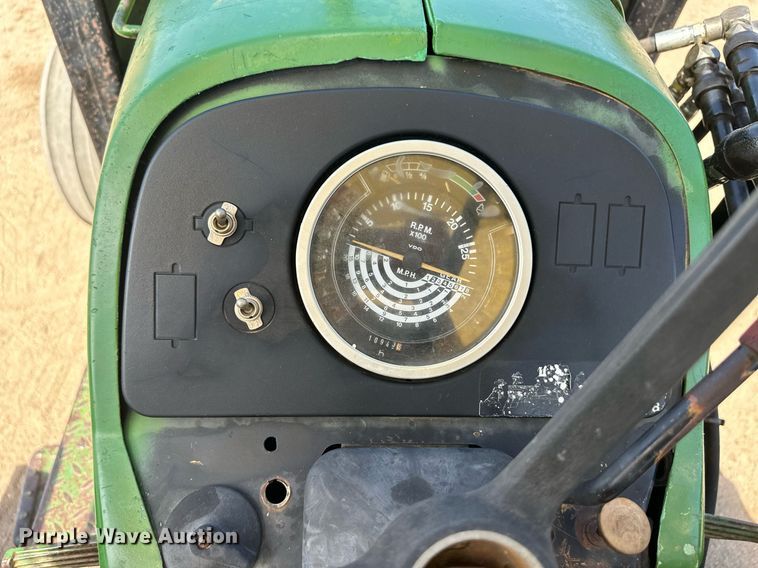 image for item OM9647 1981 John Deere 2940 tractor