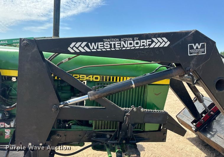 image for item OM9647 1981 John Deere 2940 tractor