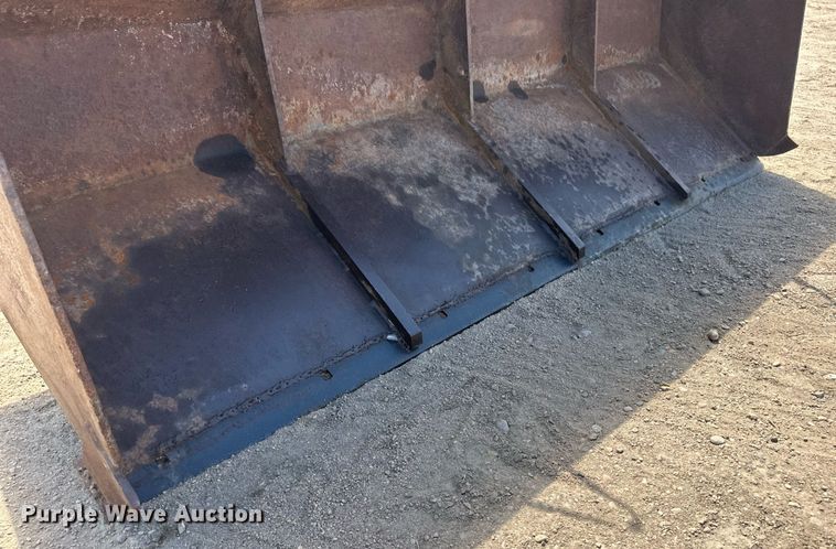 image for item OM9647 1981 John Deere 2940 tractor