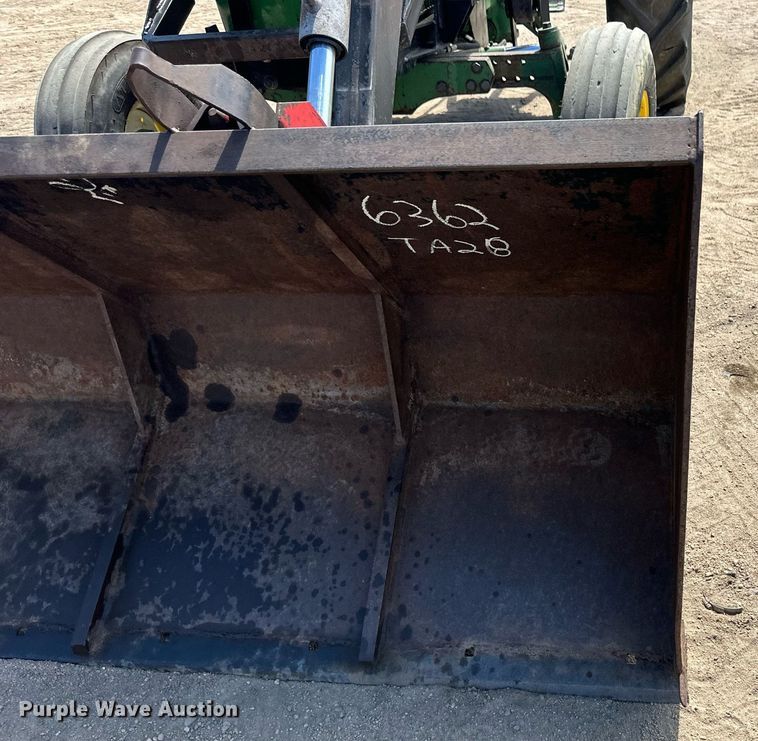 image for item OM9647 1981 John Deere 2940 tractor