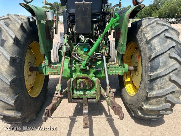 image for item OM9647 1981 John Deere 2940 tractor