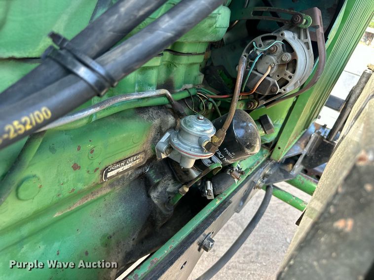 image for item OM9647 1981 John Deere 2940 tractor