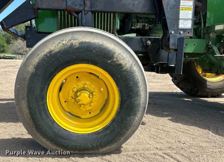 image for item OM9647 1981 John Deere 2940 tractor