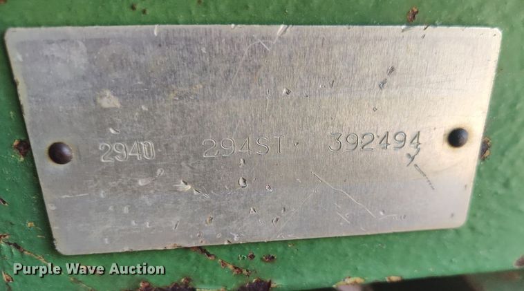 image for item OM9647 1981 John Deere 2940 tractor