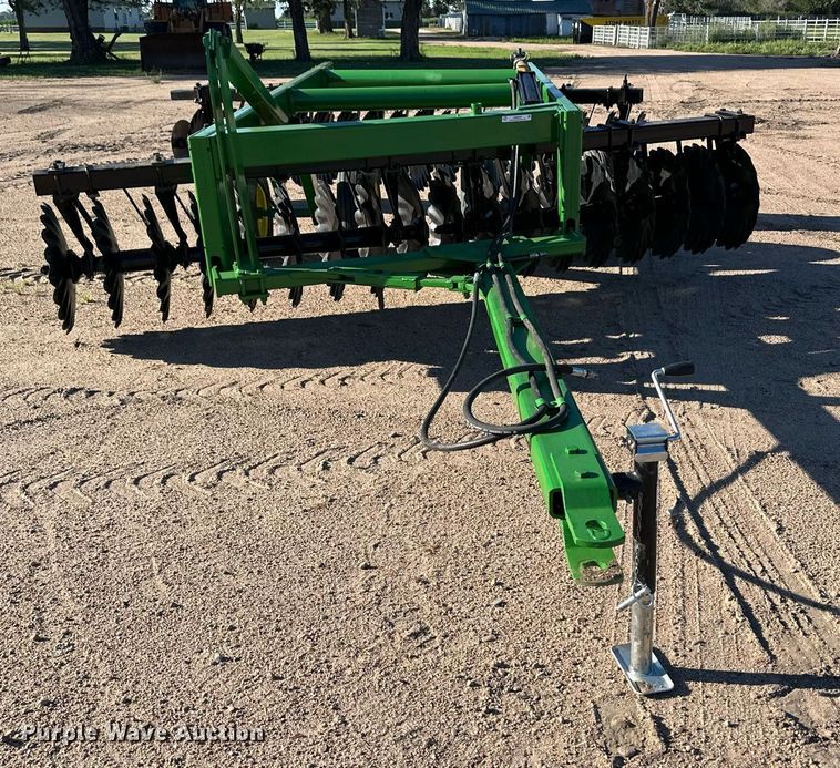 image for item OM9669 John Deere 340 off-set disk