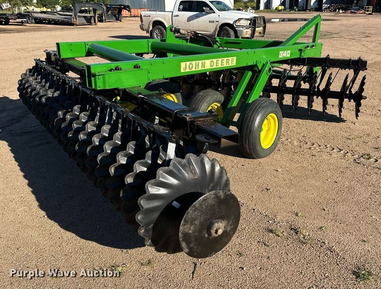 image for item OM9669 John Deere 340 off-set disk