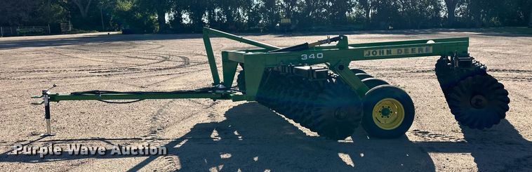 image for item OM9669 John Deere 340 off-set disk