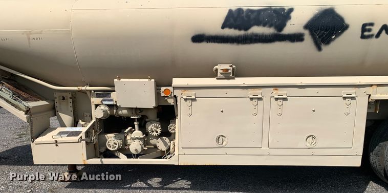 image for item DM1745 1989 Eastern Technologies M969A1 tank trailer