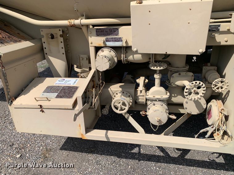 image for item DM1745 1989 Eastern Technologies M969A1 tank trailer