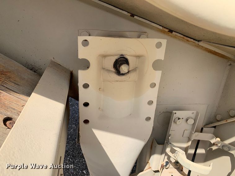 image for item DM1745 1989 Eastern Technologies M969A1 tank trailer