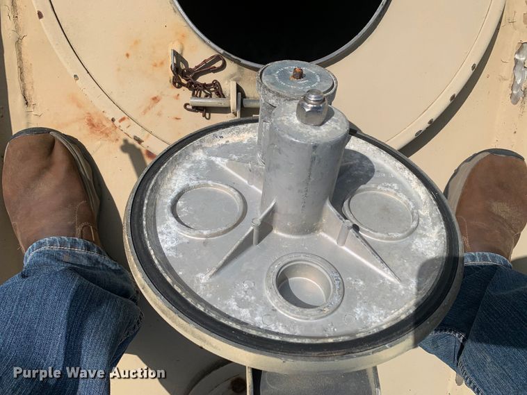 image for item DM1745 1989 Eastern Technologies M969A1 tank trailer