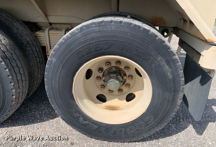 image for item DM1745 1989 Eastern Technologies M969A1 tank trailer