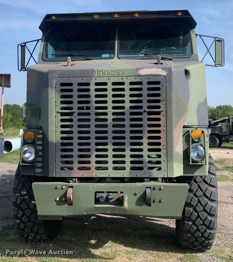 image for item DM1746 2008 Oshkosh M1070 semi truck